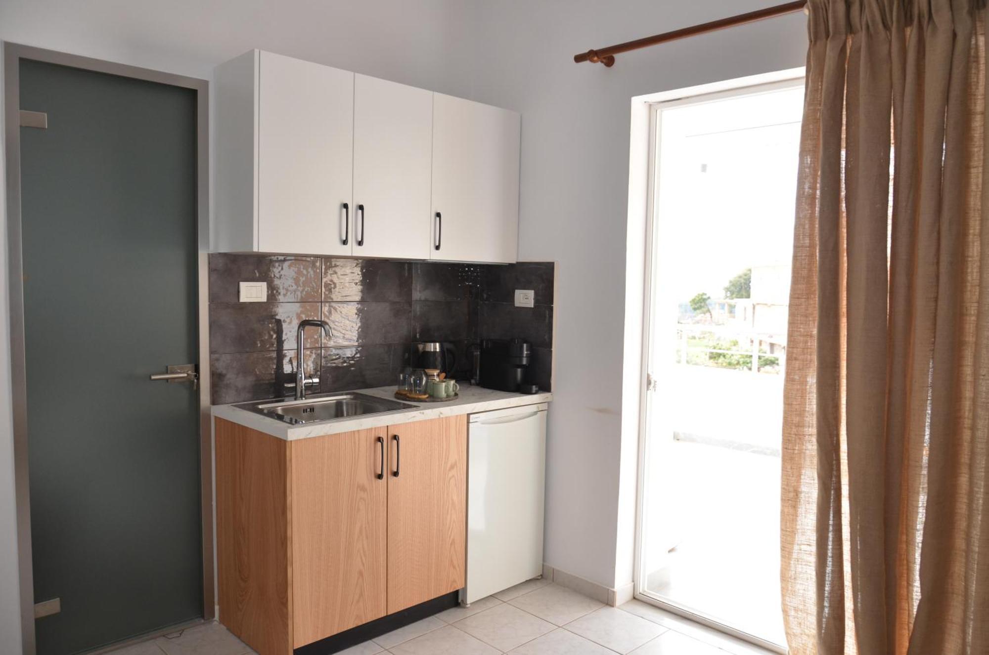 Harmonia Guest House 2 Химар Стая снимка