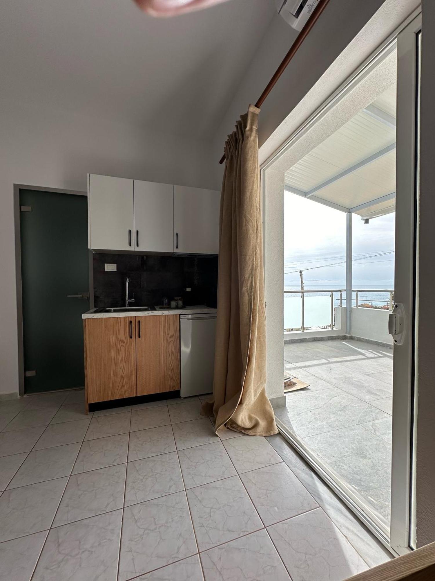 Harmonia Guest House 2 Химар Стая снимка