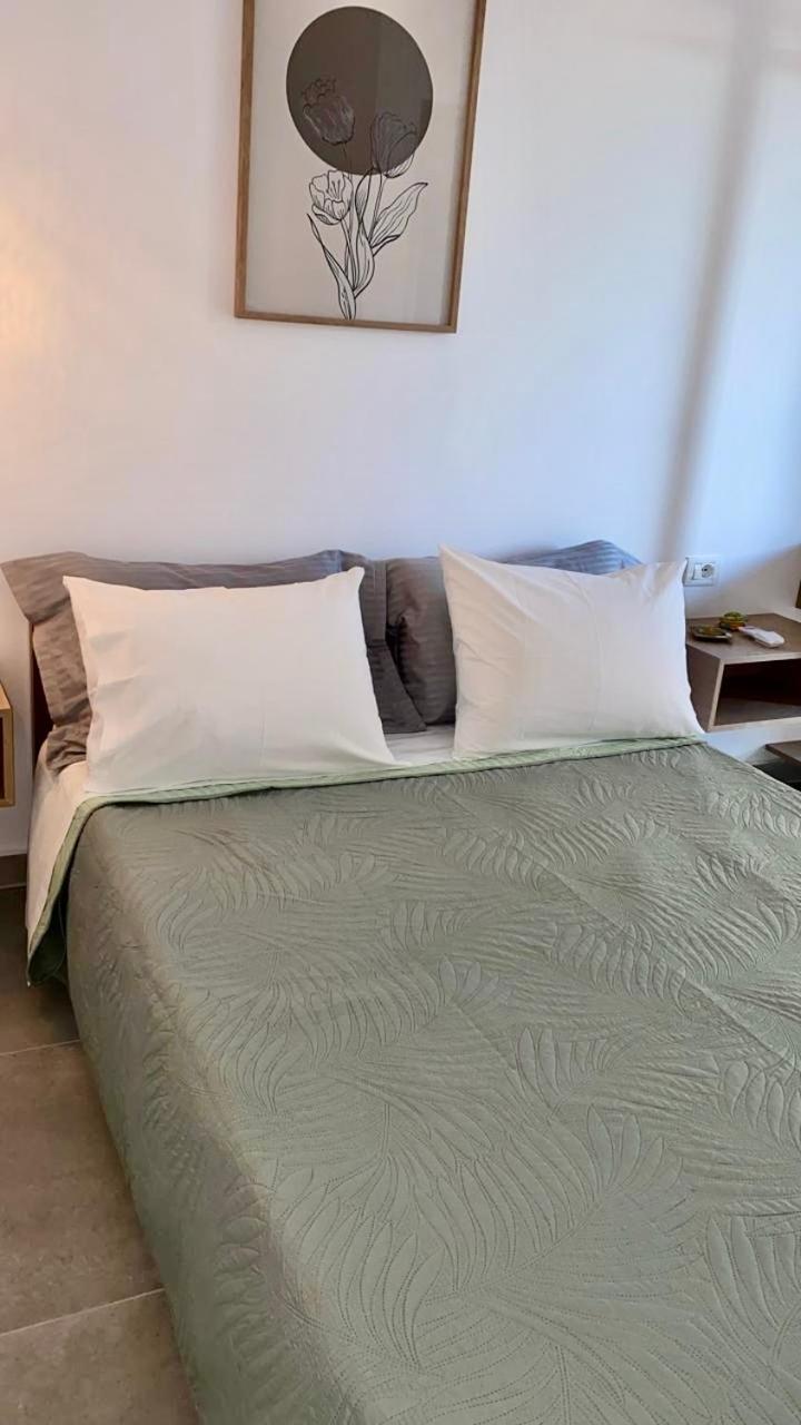 Harmonia Guest House 2 Химар Стая снимка